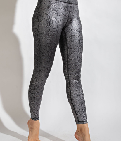 Plus Snake Fog Foil Print Black Leggings