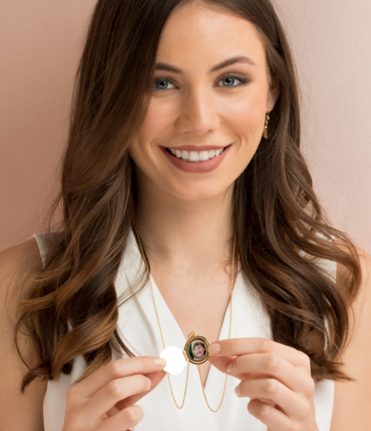 Classic Round Locket Photo Holder