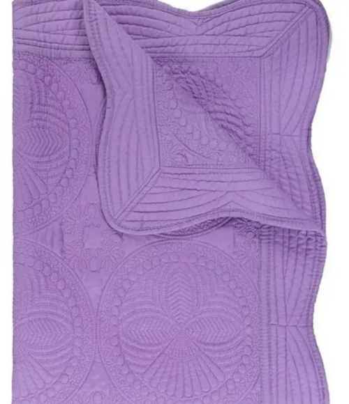 Scallop Edge Baby Quilt